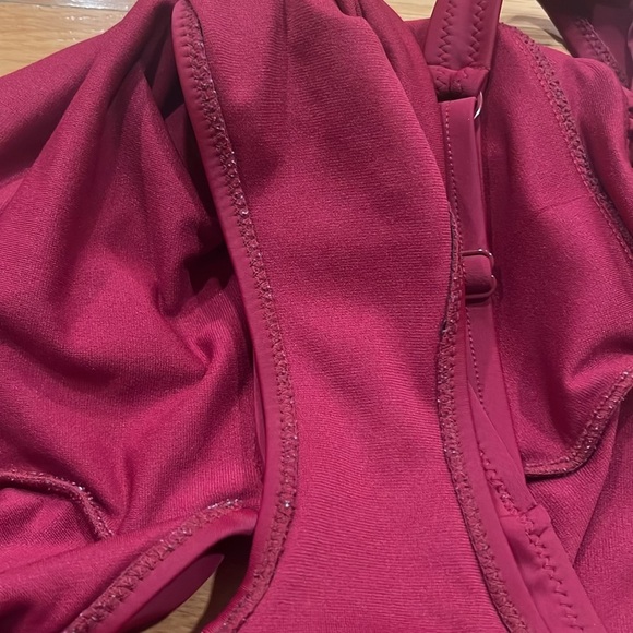 Old navy women’s one piece swimsuit size xlarge. - Picture 7 of 8